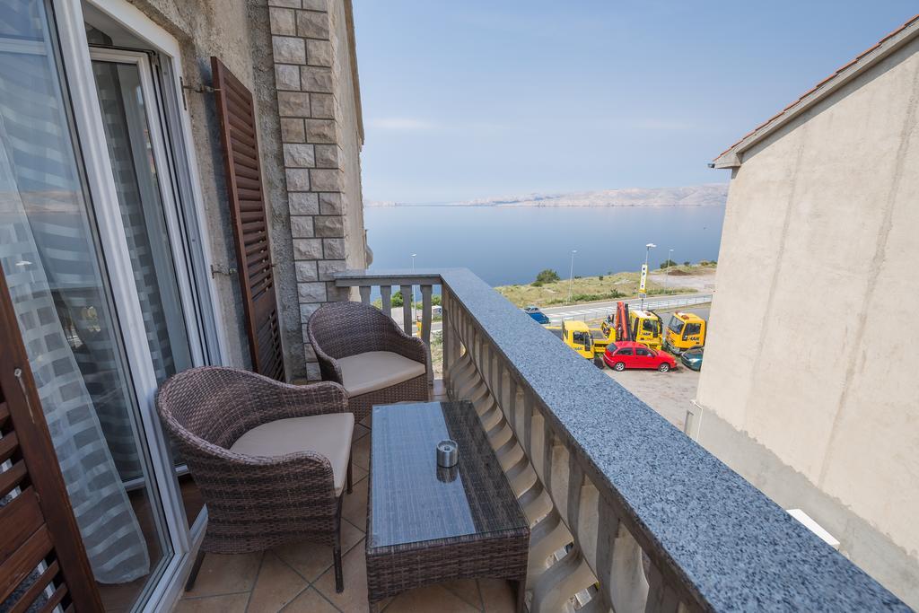Apartments Lola Senj  Extérieur photo