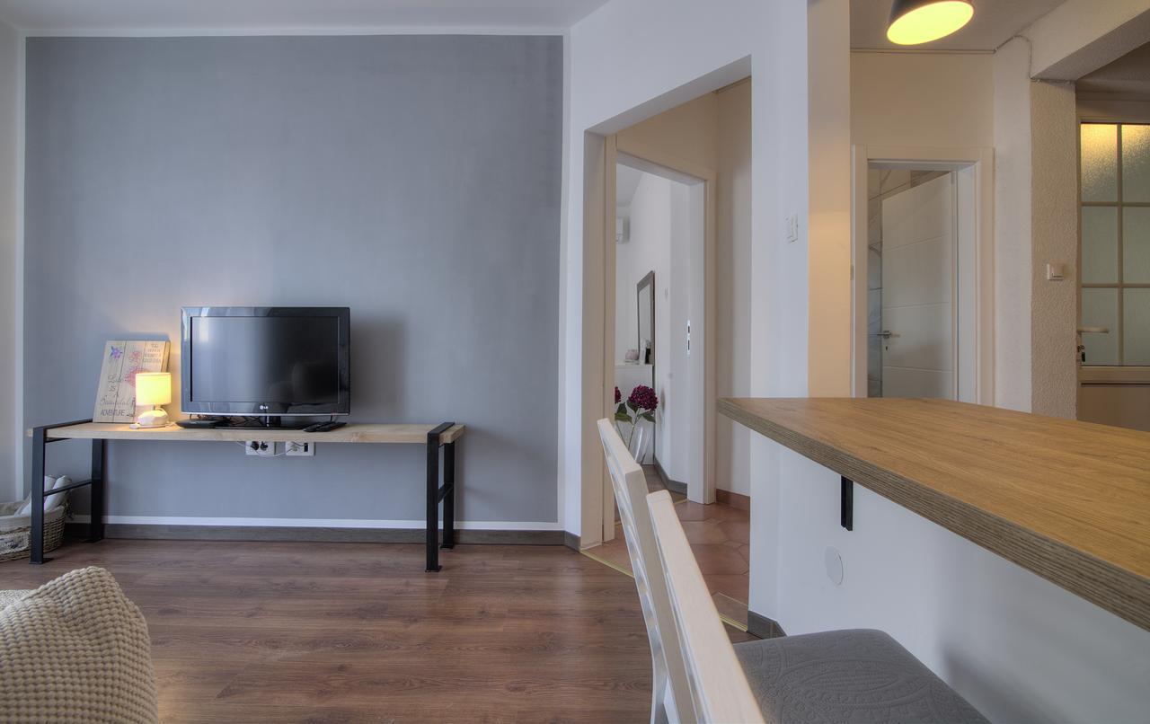 Apartments Lola Senj  Extérieur photo