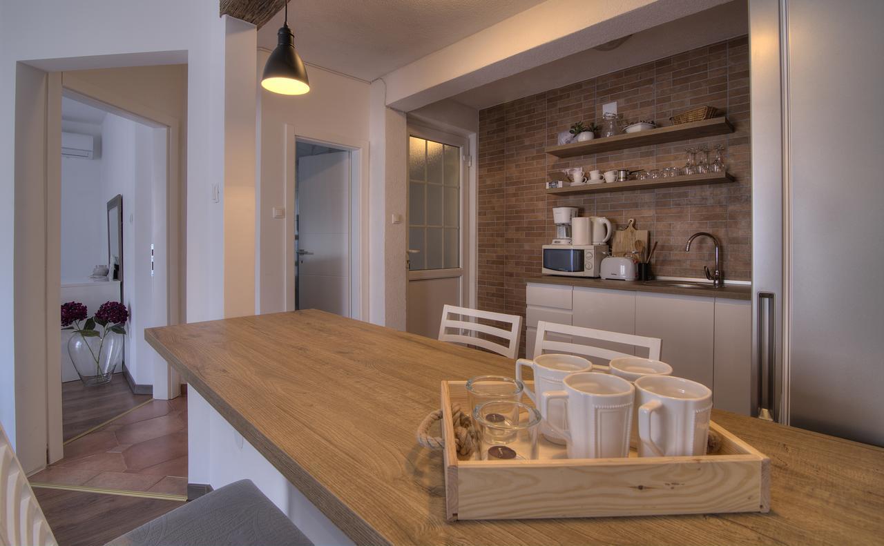 Apartments Lola Senj  Extérieur photo